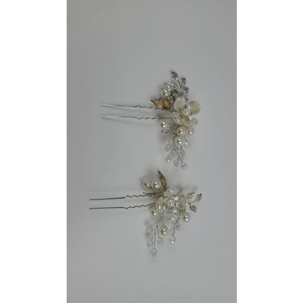 2 Haarspangen mit Blumendesign