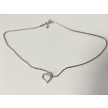 Silberne Halskette mit Herzanhänger